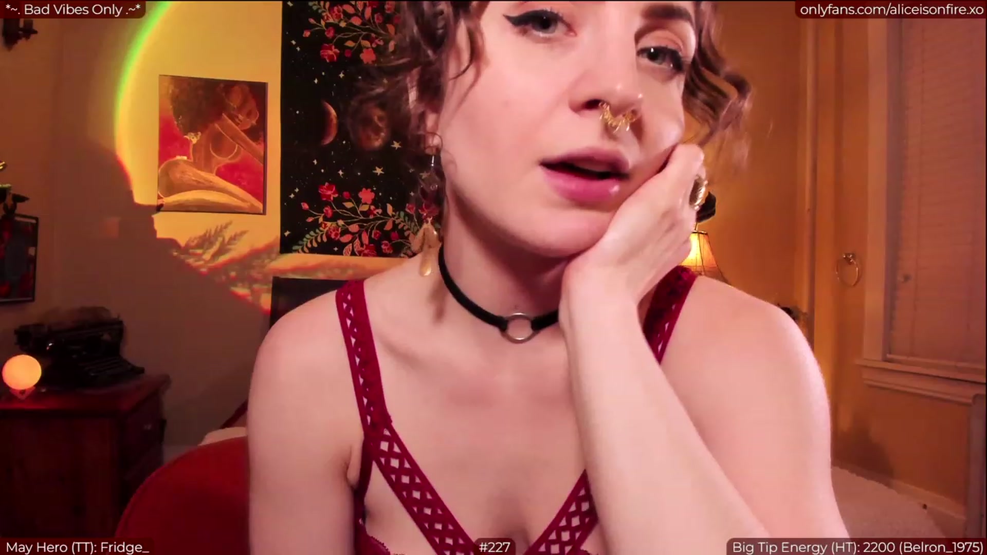 Gallery image thumbnail from aliceisonfire's myfreecams stream on, 05/13/2023, 07:46 image 17 of 20