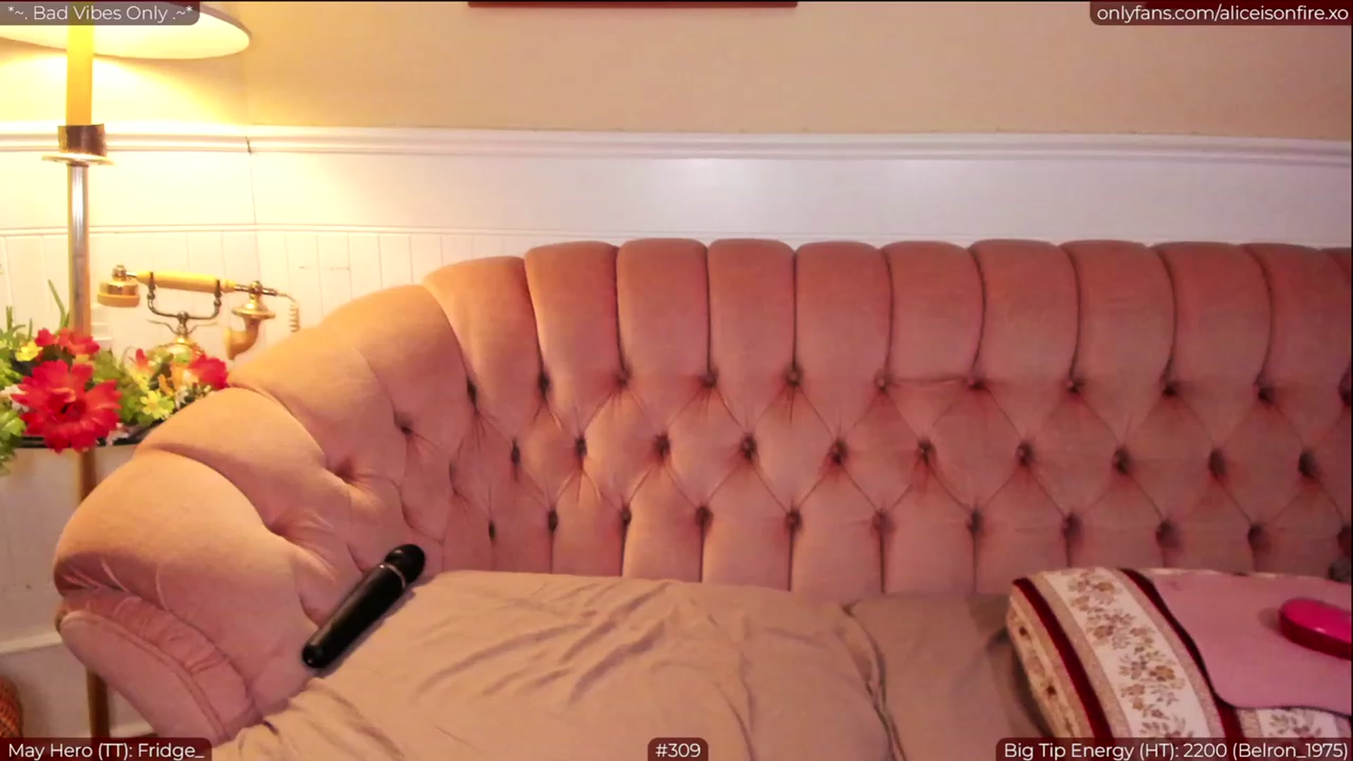 Gallery image thumbnail from aliceisonfire's myfreecams stream on, 05/19/2023, 08:23 image 20 of 20