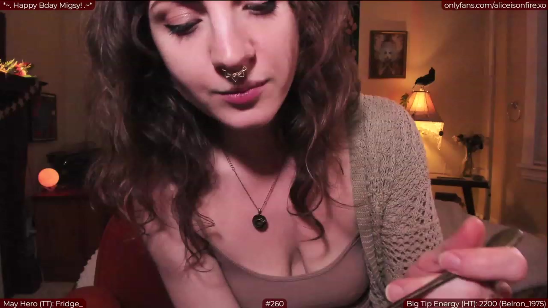Gallery image thumbnail from aliceisonfire's myfreecams stream on, 05/23/2023, 04:35 image 15 of 20