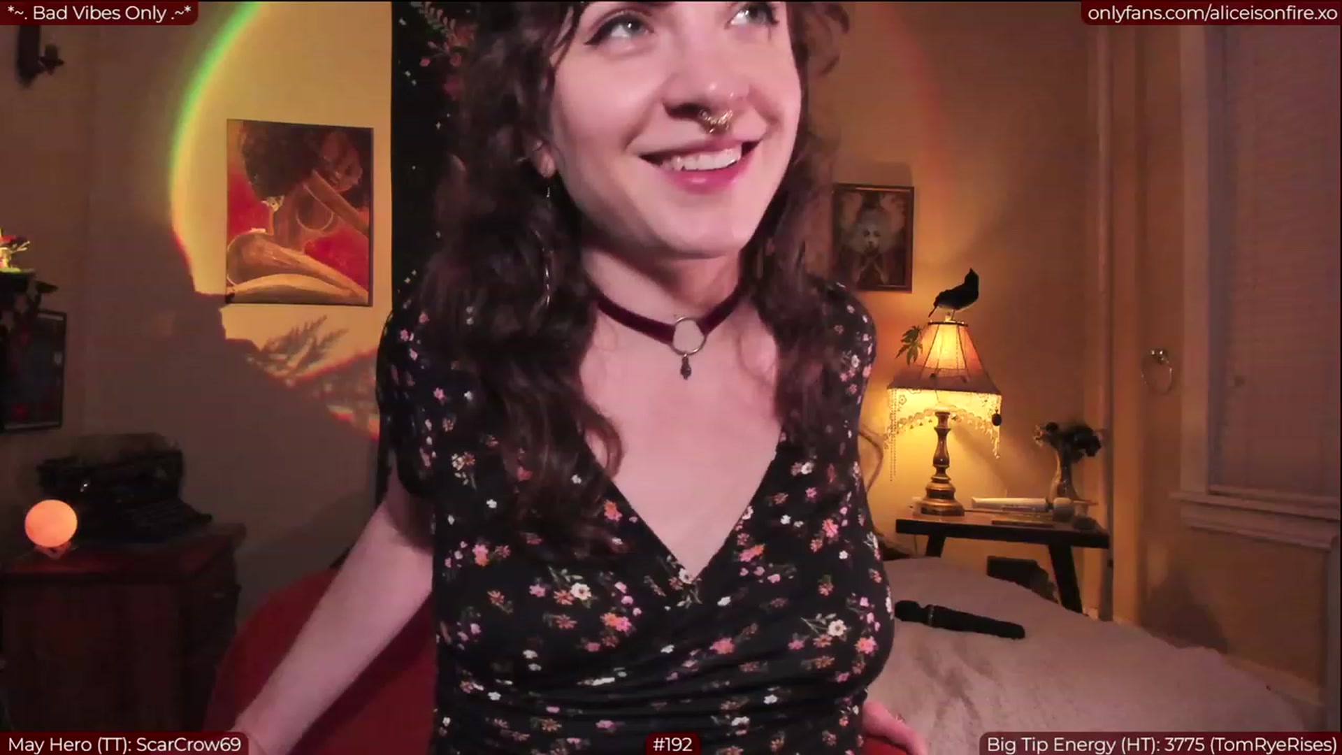 Gallery image thumbnail from aliceisonfire's myfreecams stream on, 05/26/2023, 06:33 image 3 of 20