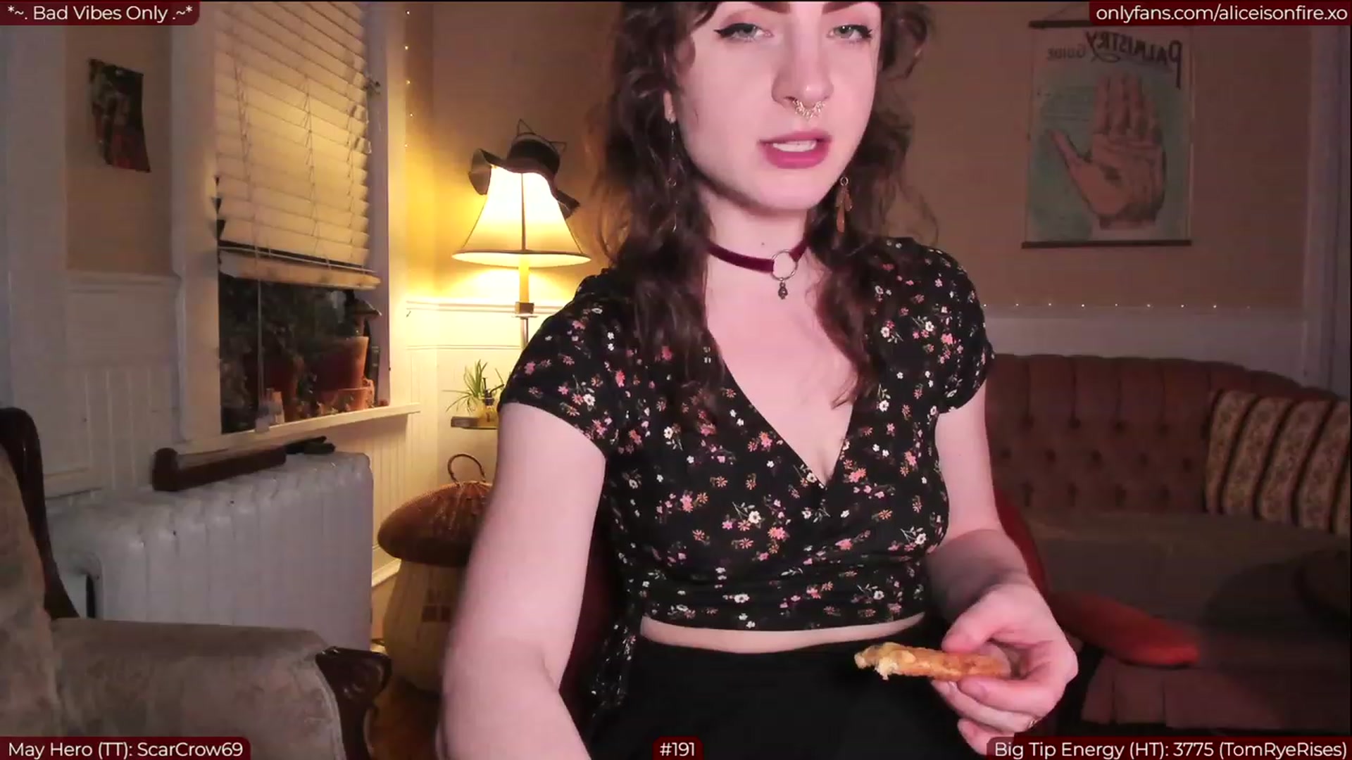 Gallery image thumbnail from aliceisonfire's myfreecams stream on, 05/26/2023, 06:33 image 15 of 20