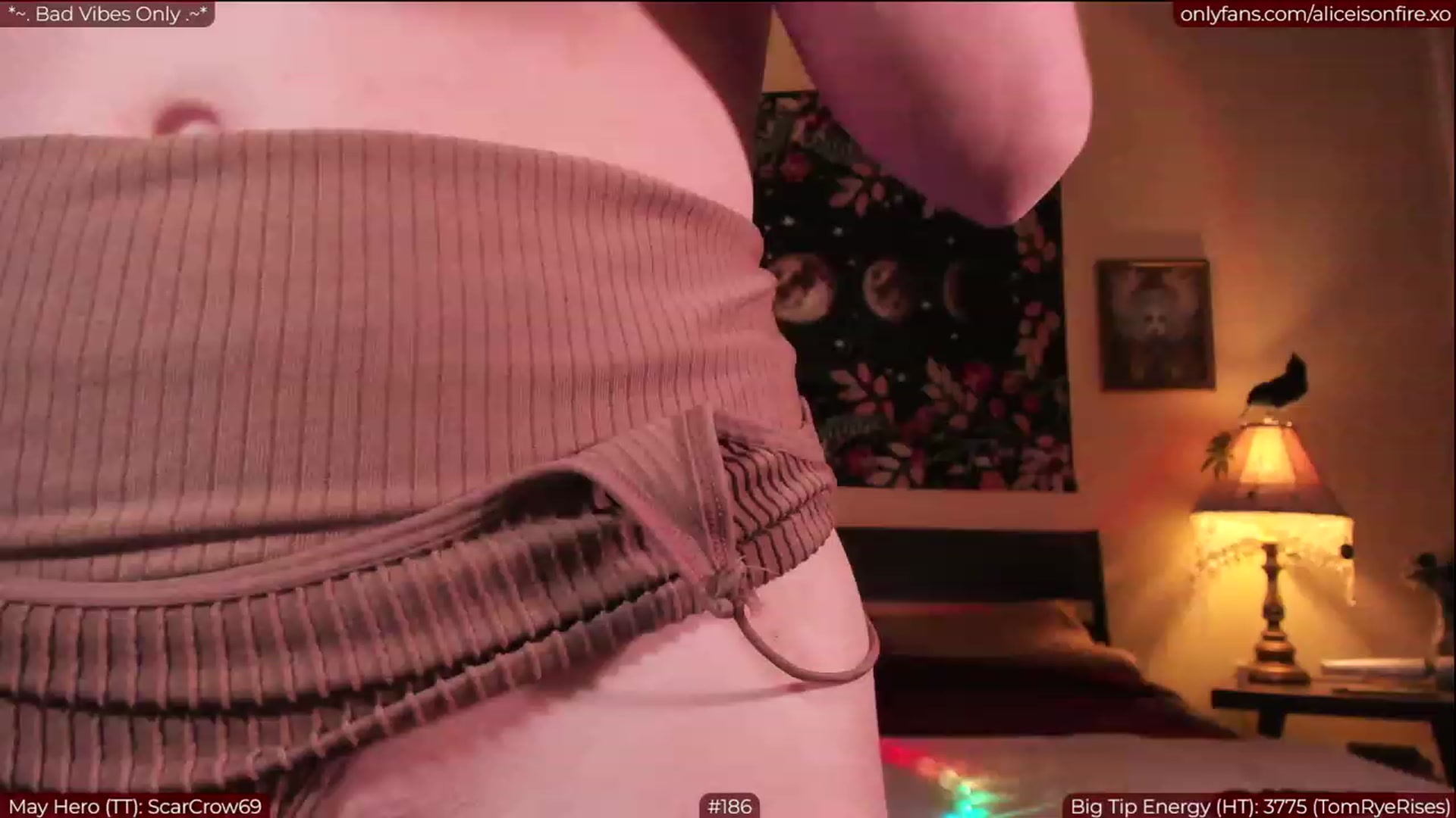 Gallery image thumbnail from aliceisonfire's myfreecams stream on, 05/27/2023, 05:56 image 20 of 20