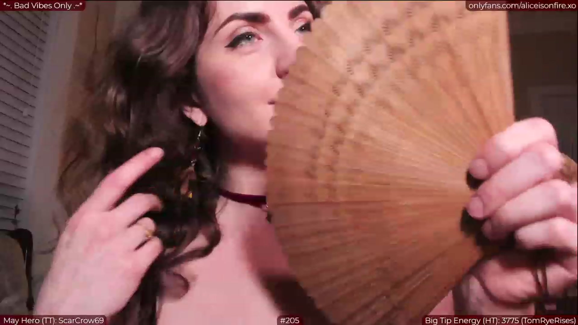 Gallery image thumbnail from aliceisonfire's myfreecams stream on, 06/01/2023, 06:37 image 16 of 20
