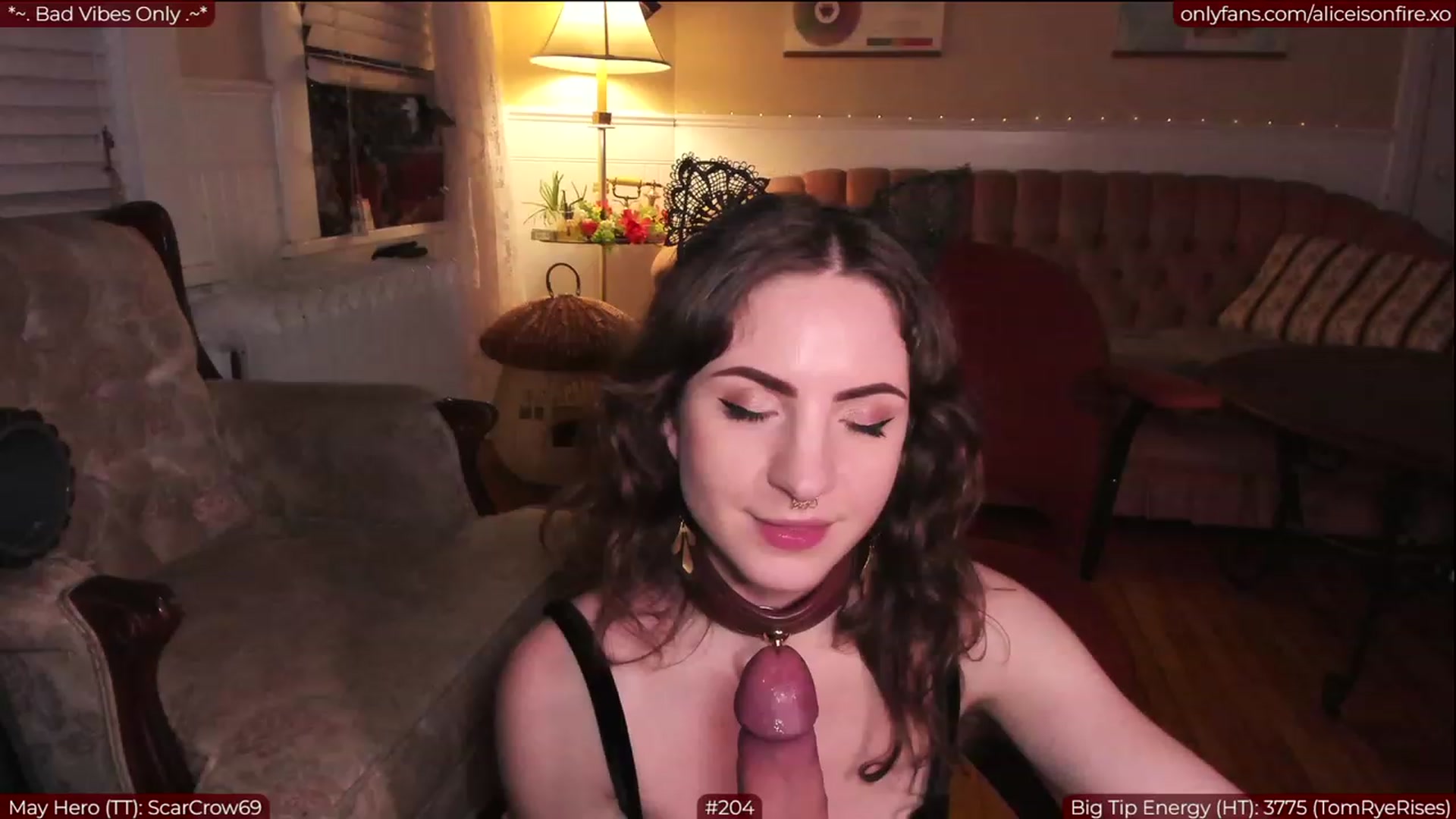 Gallery image thumbnail from aliceisonfire's myfreecams stream on, 06/01/2023, 07:56 image 3 of 20
