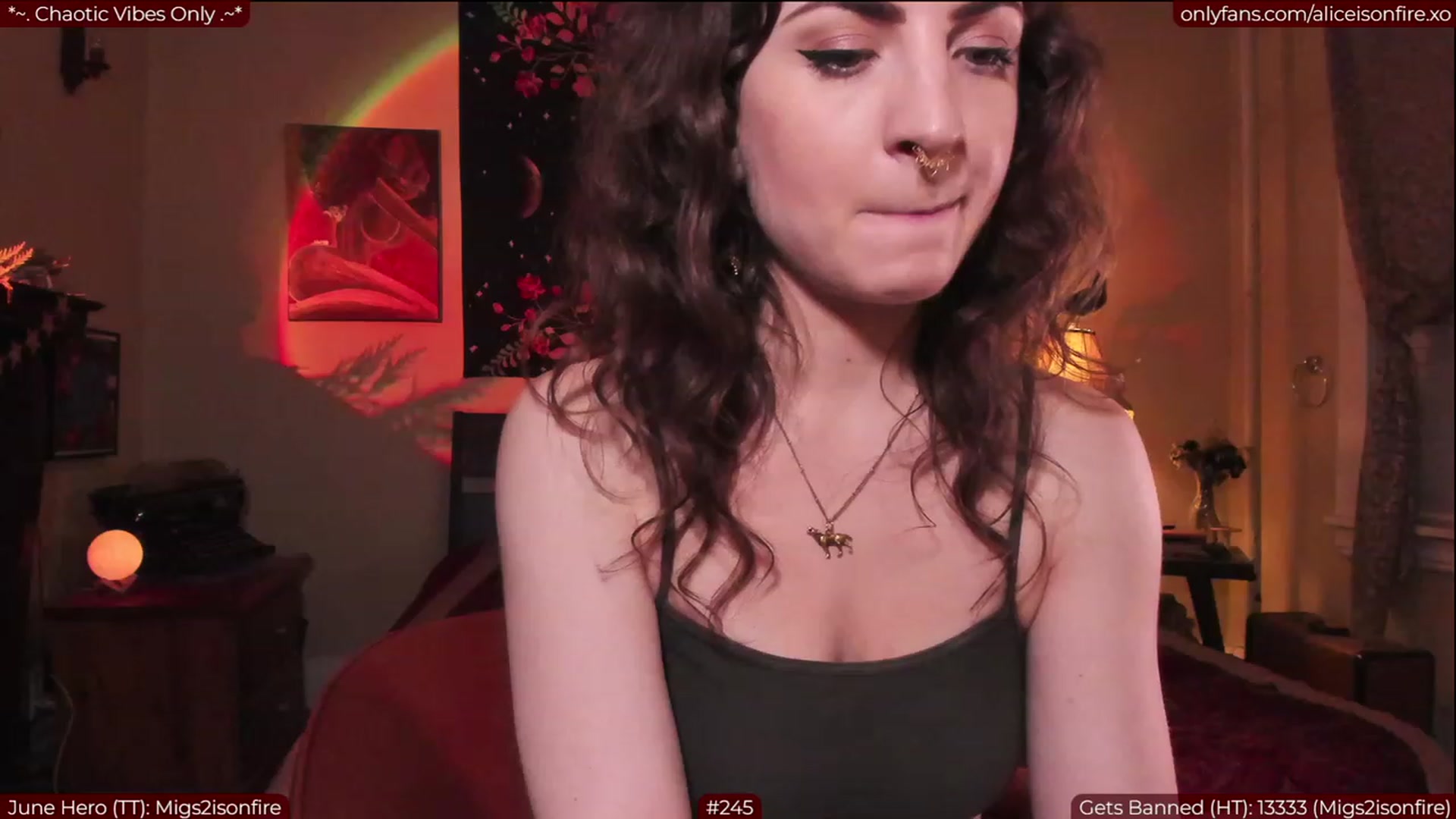 Gallery image thumbnail from aliceisonfire's myfreecams stream on, 06/06/2023, 05:42 image 19 of 20