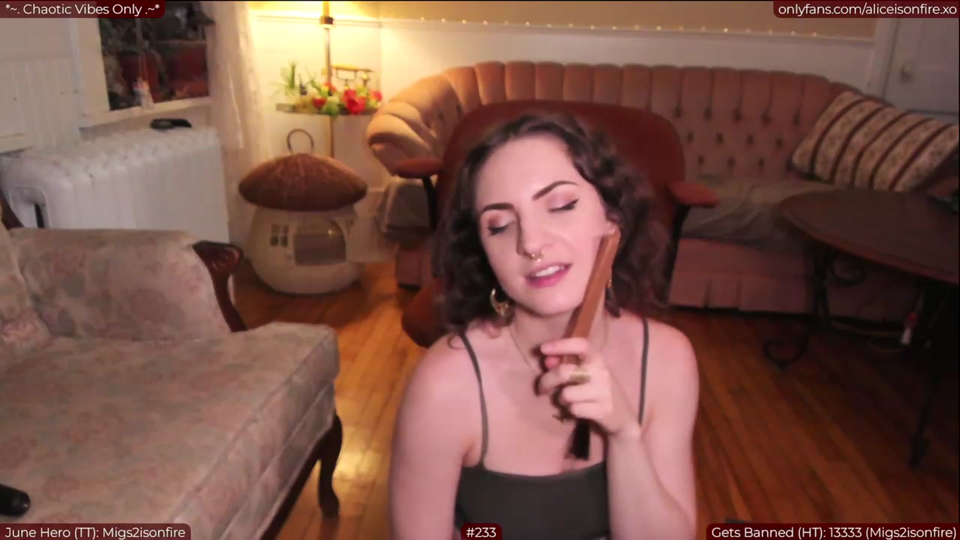 Gallery image thumbnail from aliceisonfire's myfreecams stream on, 06/06/2023, 07:28 image 12 of 20