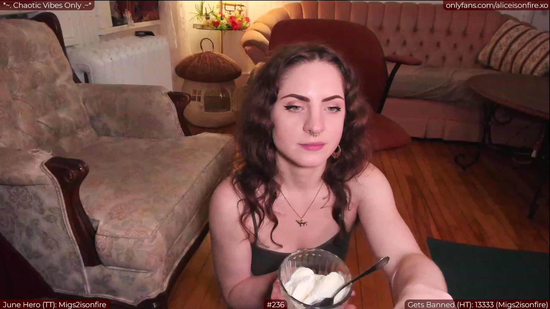 Gallery image thumbnail from aliceisonfire's myfreecams stream on, 06/06/2023, 08:16 image 16 of 20