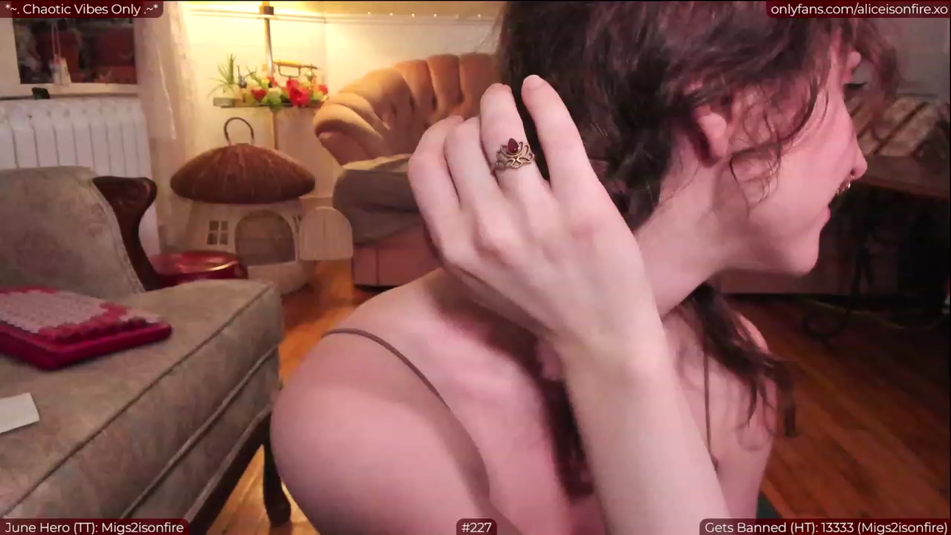 Gallery image thumbnail from aliceisonfire's myfreecams stream on, 06/08/2023, 09:10 image 1 of 20