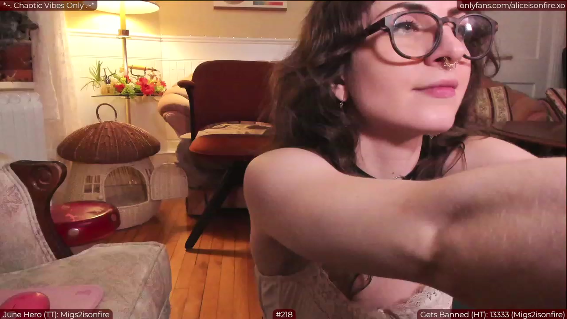 Gallery image thumbnail from aliceisonfire's myfreecams stream on, 06/09/2023, 08:58 image 14 of 20