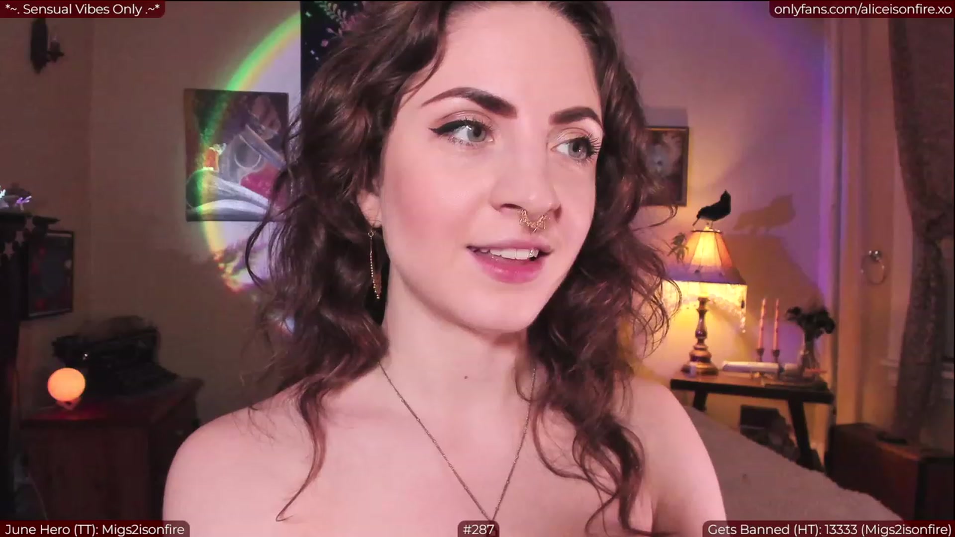 Gallery image thumbnail from aliceisonfire's myfreecams stream on, 06/14/2023, 05:01 image 11 of 20