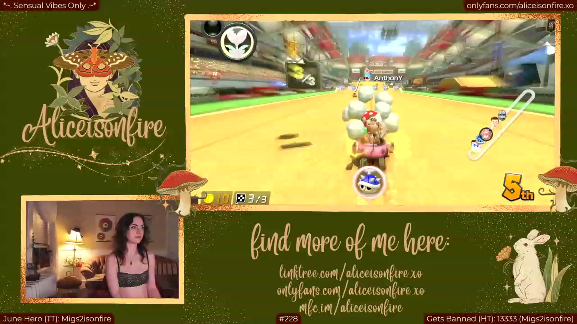Gallery image thumbnail from aliceisonfire's myfreecams stream on, 06/14/2023, 08:18 image 8 of 20