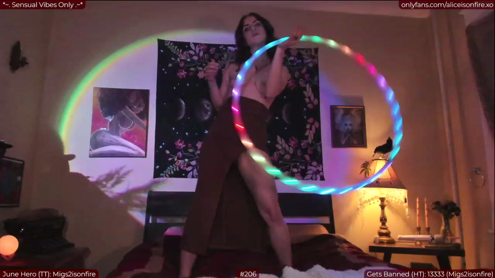 Gallery image thumbnail from aliceisonfire's myfreecams stream on, 06/15/2023, 04:35 image 18 of 20