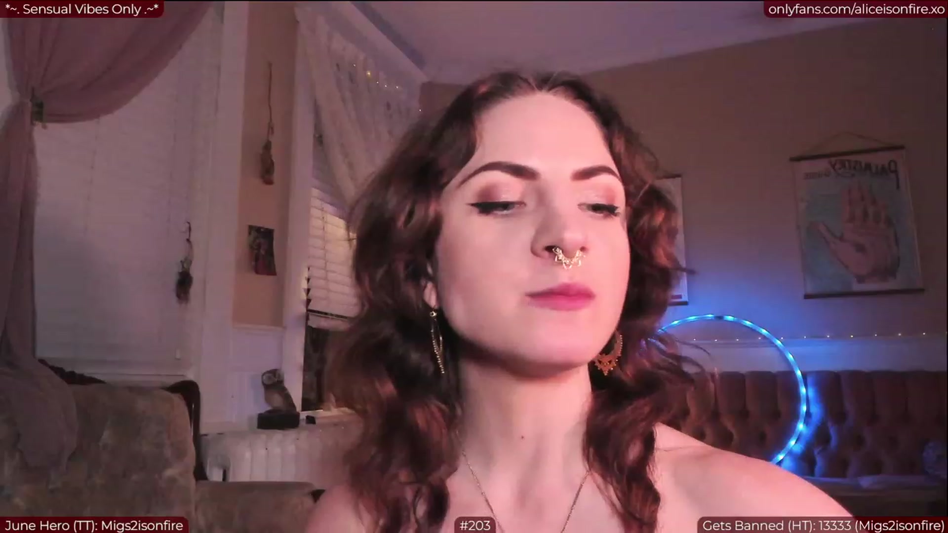 Gallery image thumbnail from aliceisonfire's myfreecams stream on, 06/15/2023, 06:21 image 13 of 20