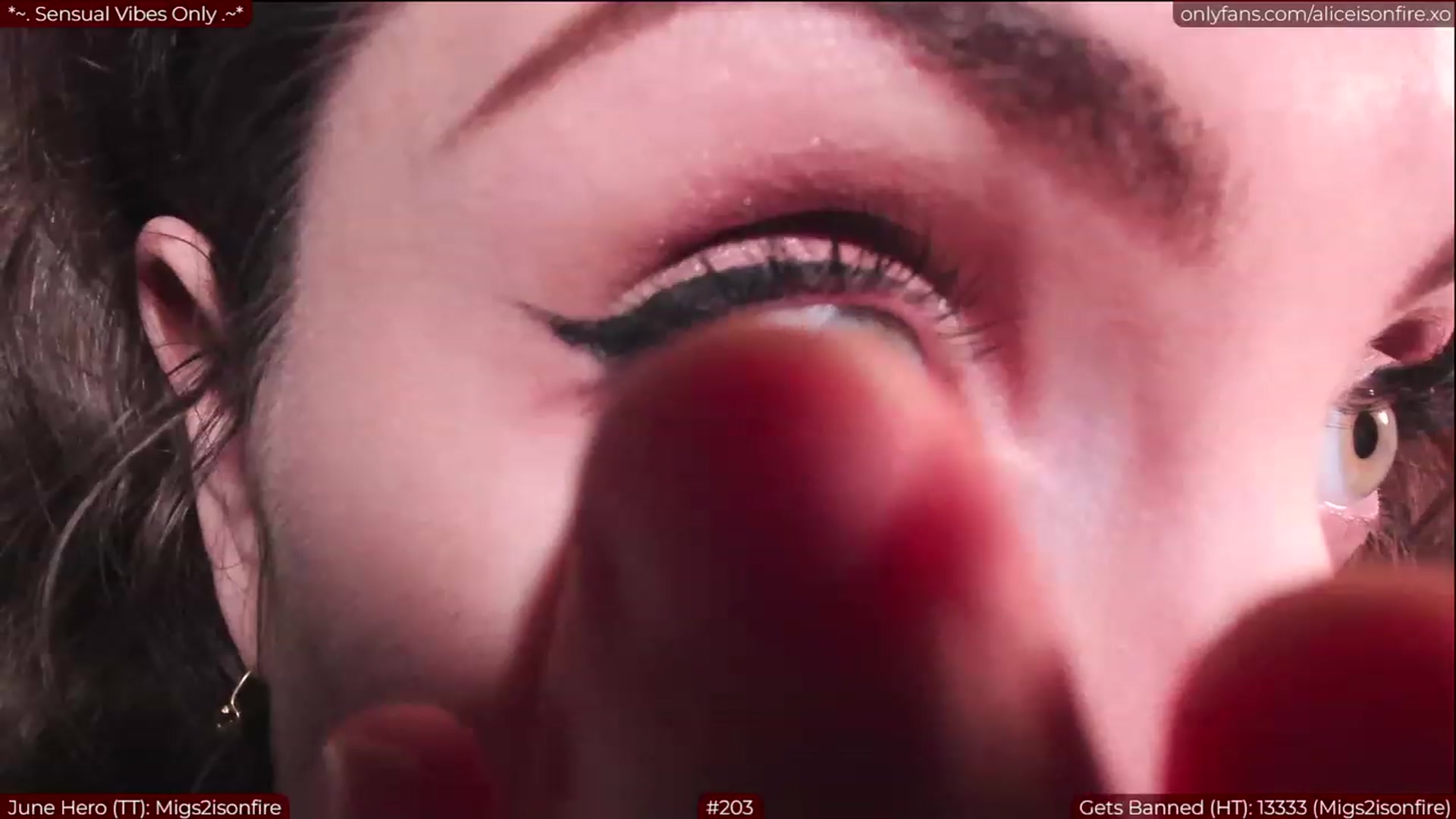Gallery image thumbnail from aliceisonfire's myfreecams stream on, 06/15/2023, 06:21 image 17 of 20