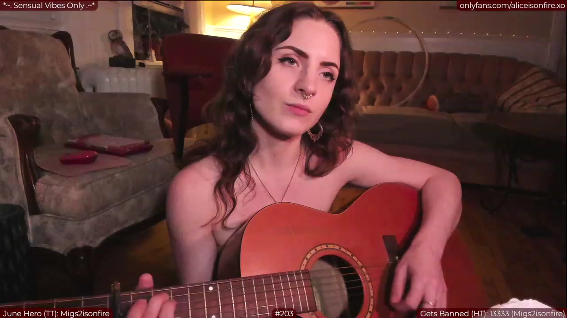 Gallery image thumbnail from aliceisonfire's myfreecams stream on, 06/15/2023, 07:59 image 6 of 20