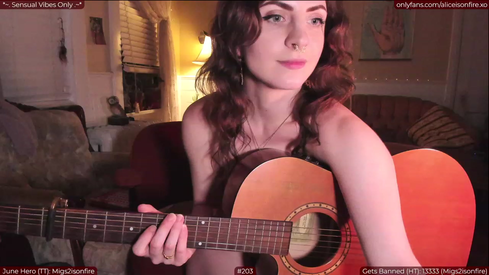 Gallery image thumbnail from aliceisonfire's myfreecams stream on, 06/15/2023, 07:59 image 8 of 20
