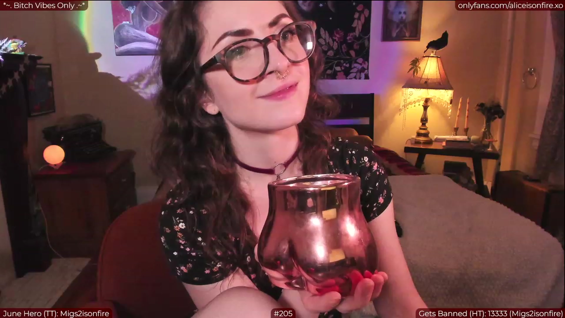 Gallery image thumbnail from aliceisonfire's myfreecams stream on, 06/16/2023, 05:58 image 16 of 20