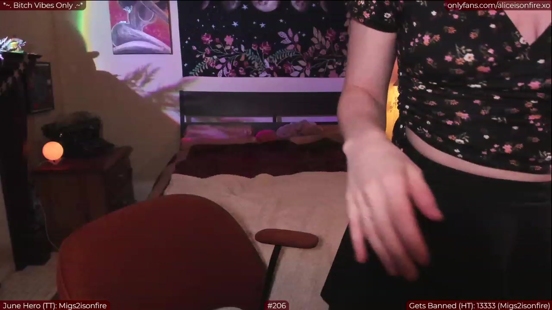 Gallery image thumbnail from aliceisonfire's myfreecams stream on, 06/16/2023, 05:58 image 13 of 20