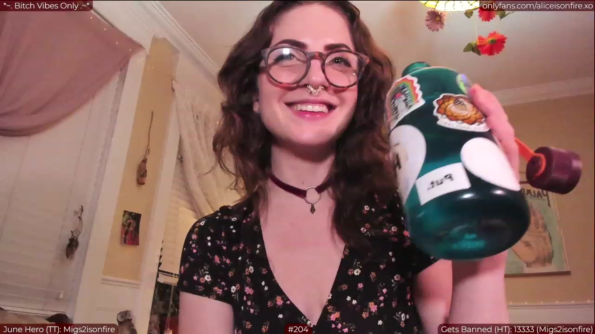 Gallery image thumbnail from aliceisonfire's myfreecams stream on, 06/16/2023, 06:48 image 19 of 20