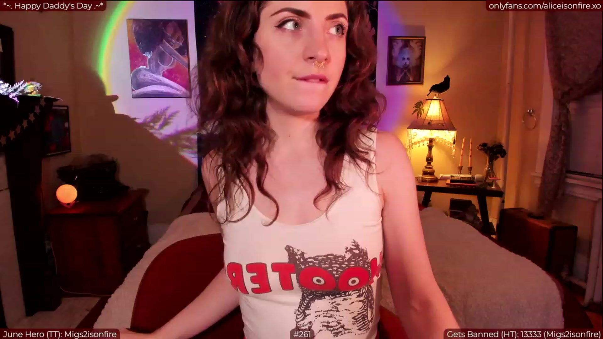 Gallery image thumbnail from aliceisonfire's myfreecams stream on, 06/19/2023, 04:05 image 18 of 20