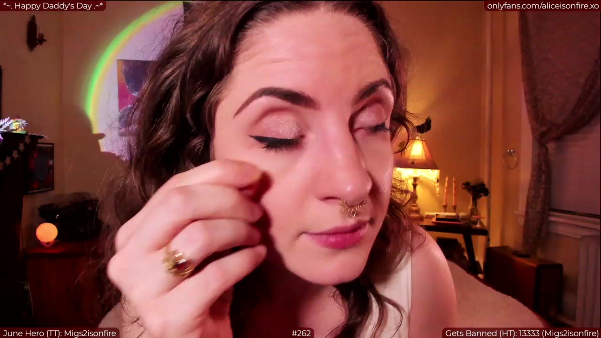 Gallery image thumbnail from aliceisonfire's myfreecams stream on, 06/19/2023, 04:05 image 14 of 20