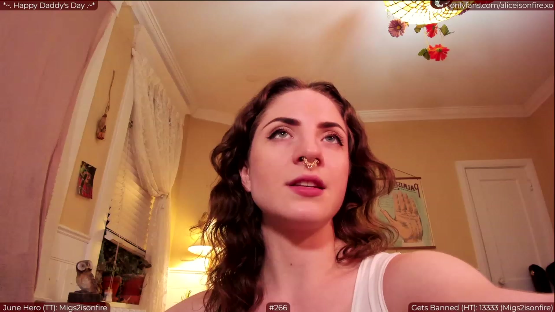 Gallery image thumbnail from aliceisonfire's myfreecams stream on, 06/19/2023, 08:11 image 13 of 20
