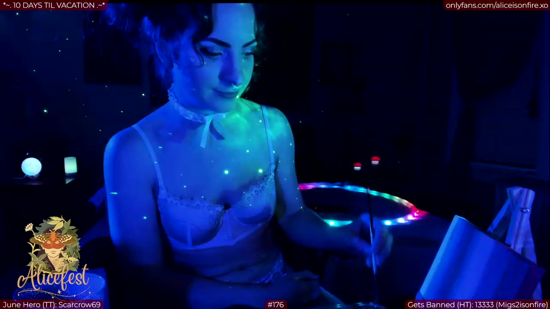 Gallery image thumbnail from aliceisonfire's myfreecams stream on, 06/24/2023, 06:50 image 16 of 20