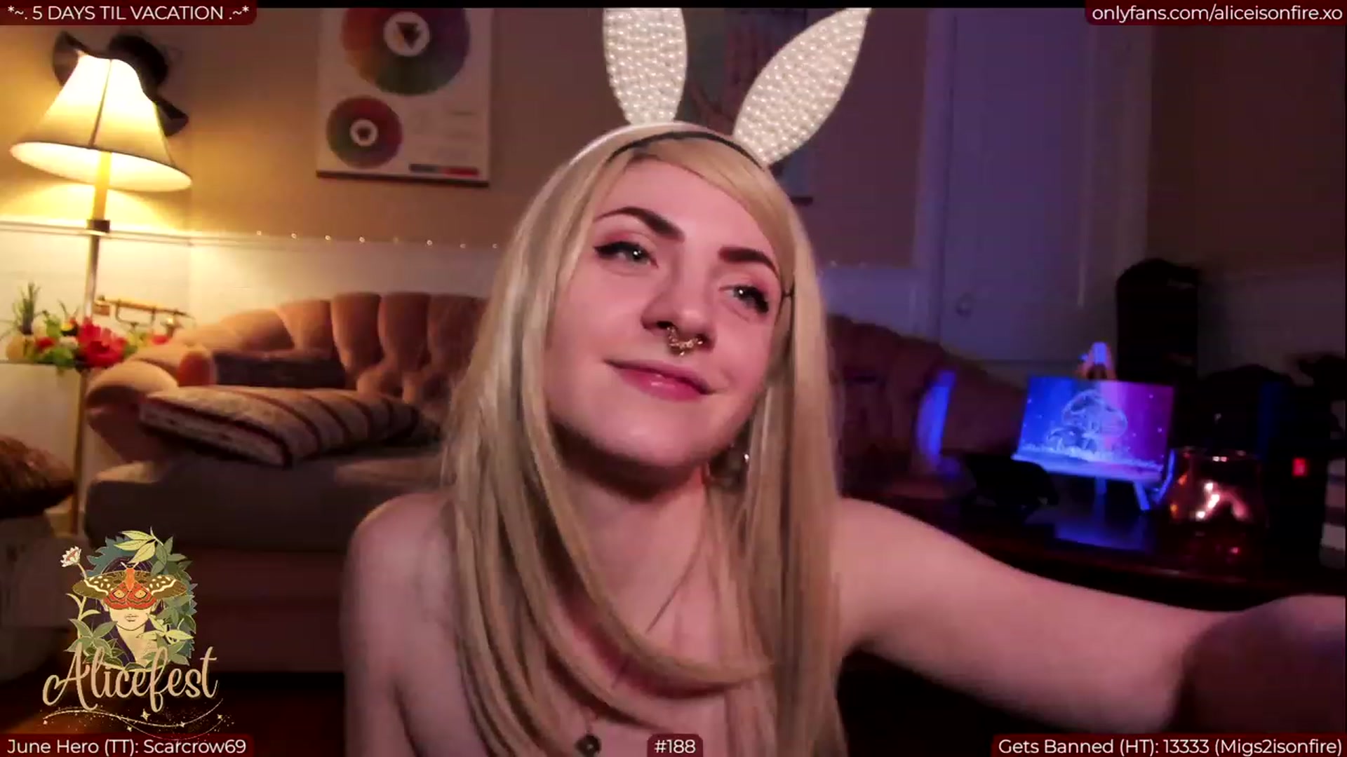 Gallery image thumbnail from aliceisonfire's myfreecams stream on, 06/29/2023, 09:06 image 17 of 20