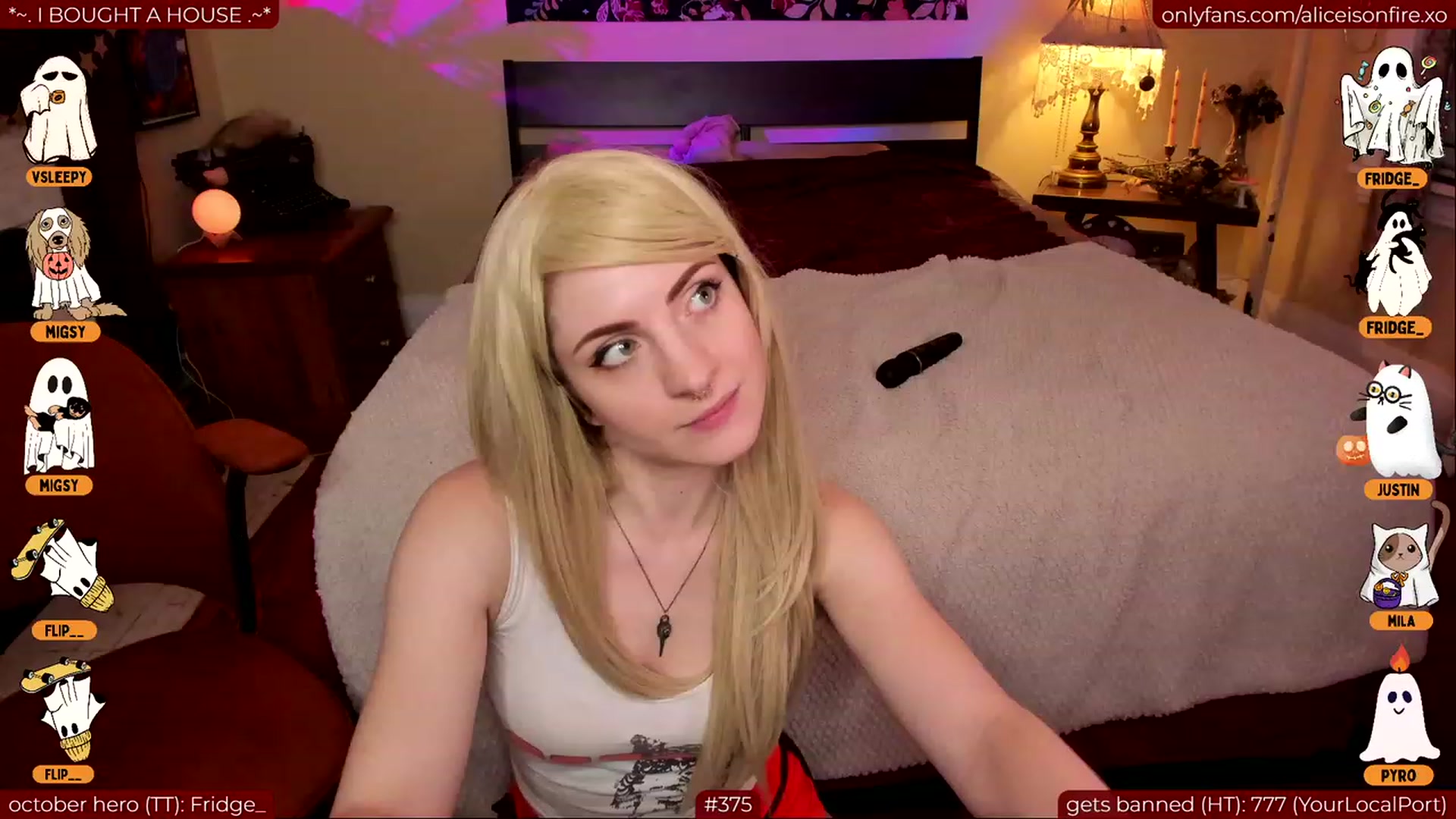 Gallery image thumbnail from aliceisonfire's myfreecams stream on, 10/16/2023, 05:20 image 16 of 20