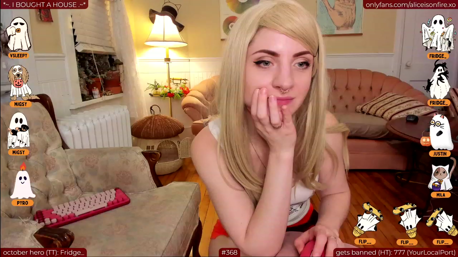 Gallery image thumbnail from aliceisonfire's myfreecams stream on, 10/16/2023, 07:31 image 8 of 20