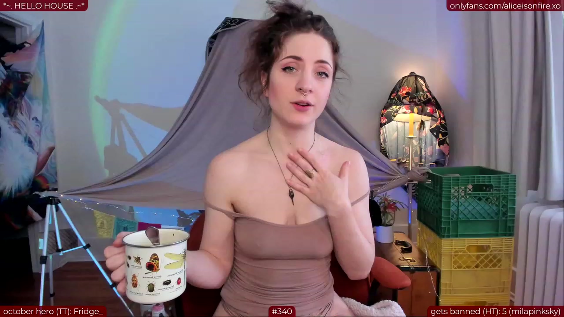 Gallery image thumbnail from aliceisonfire's myfreecams stream on, 10/28/2023, 21:51 image 10 of 20