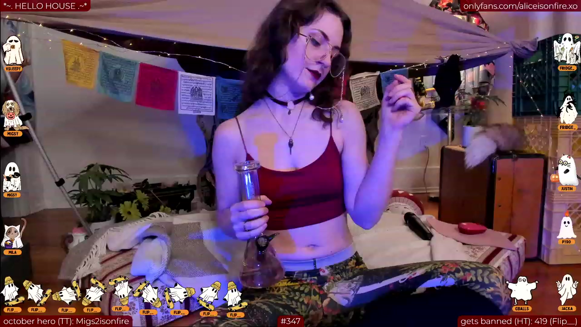 Gallery image thumbnail from aliceisonfire's myfreecams stream on, 10/30/2023, 08:05 image 10 of 20