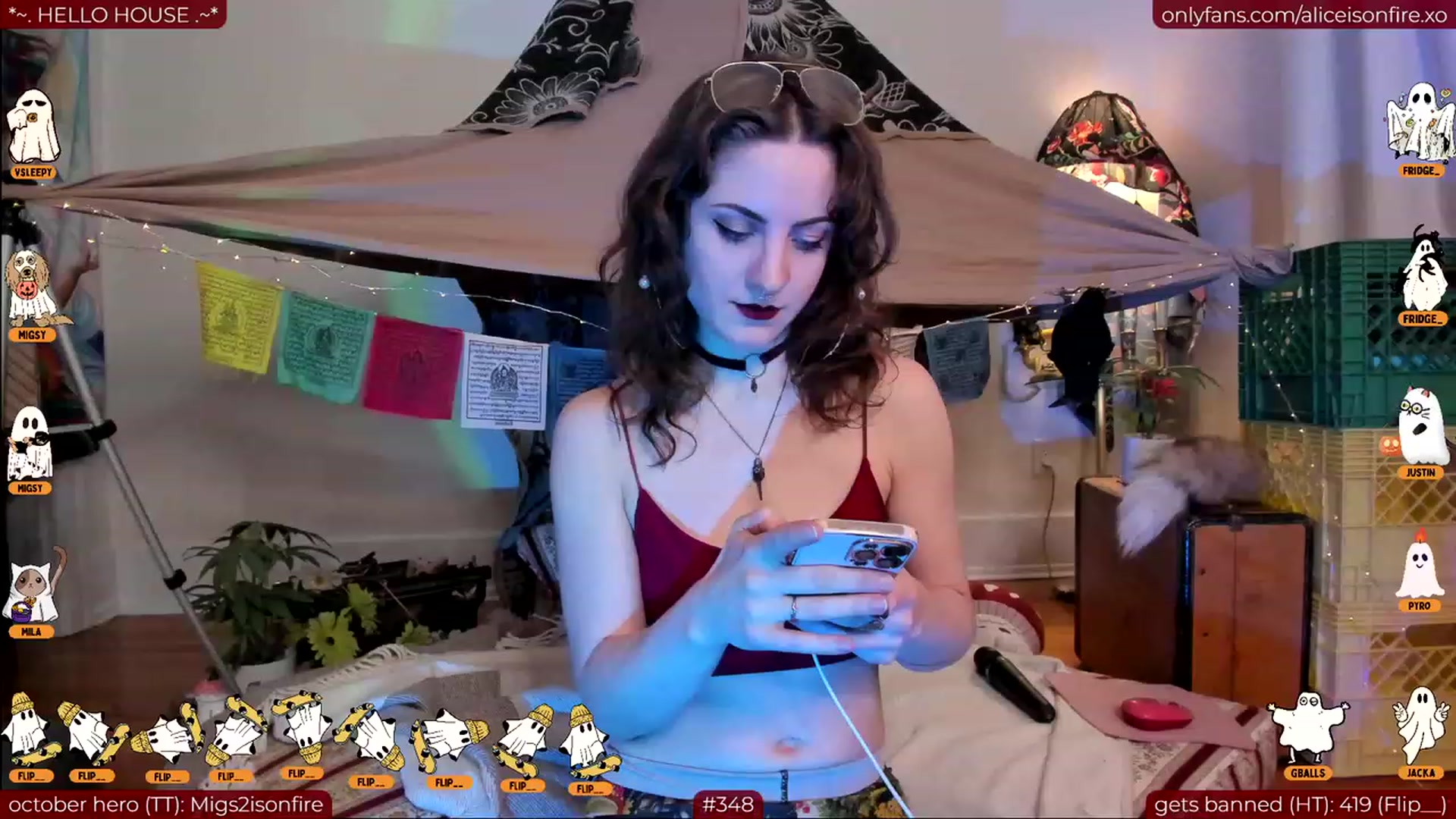 Gallery image thumbnail from aliceisonfire's myfreecams stream on, 10/30/2023, 08:05 image 12 of 20