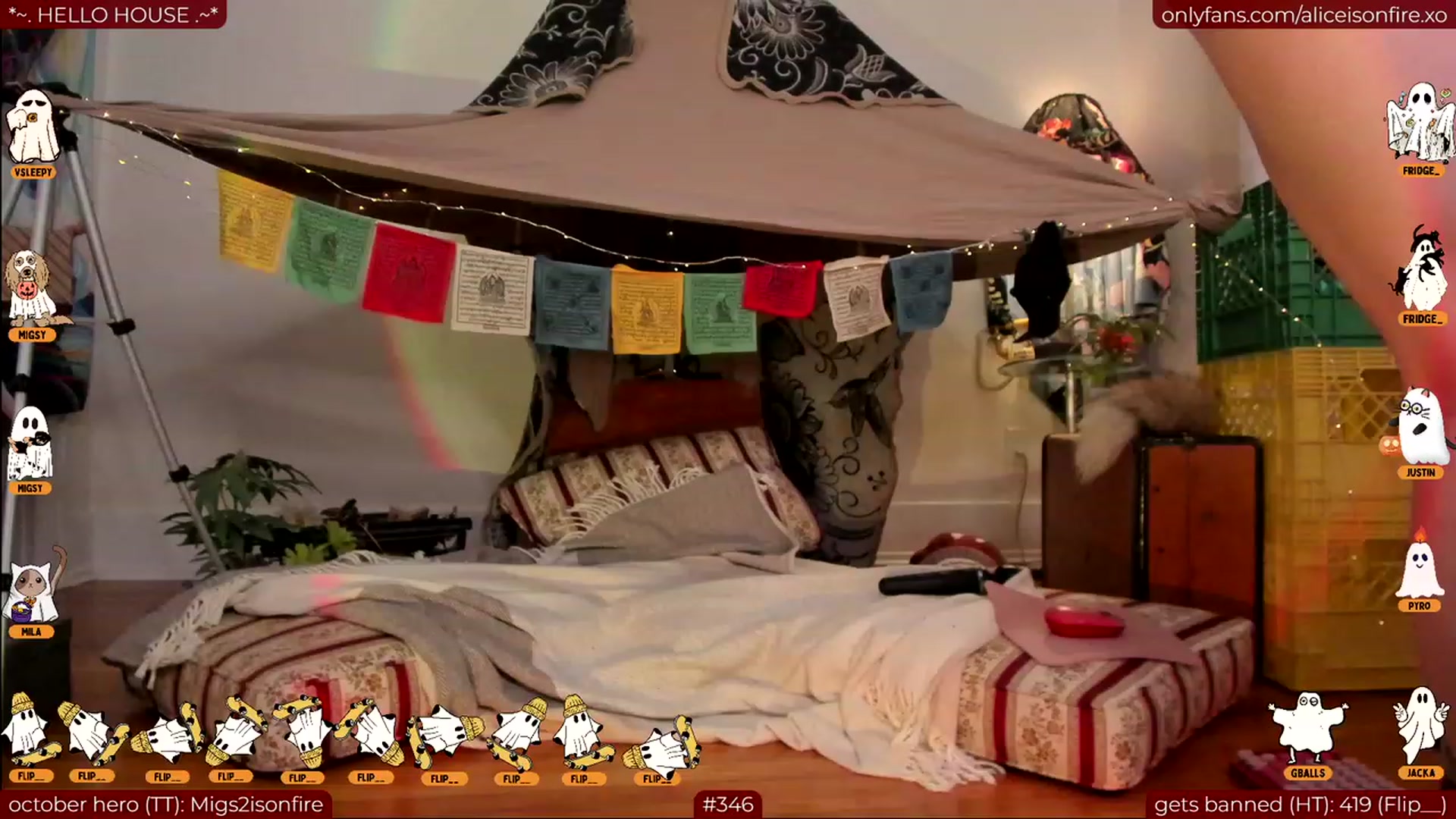 Gallery image thumbnail from aliceisonfire's myfreecams stream on, 10/30/2023, 08:05 image 16 of 20