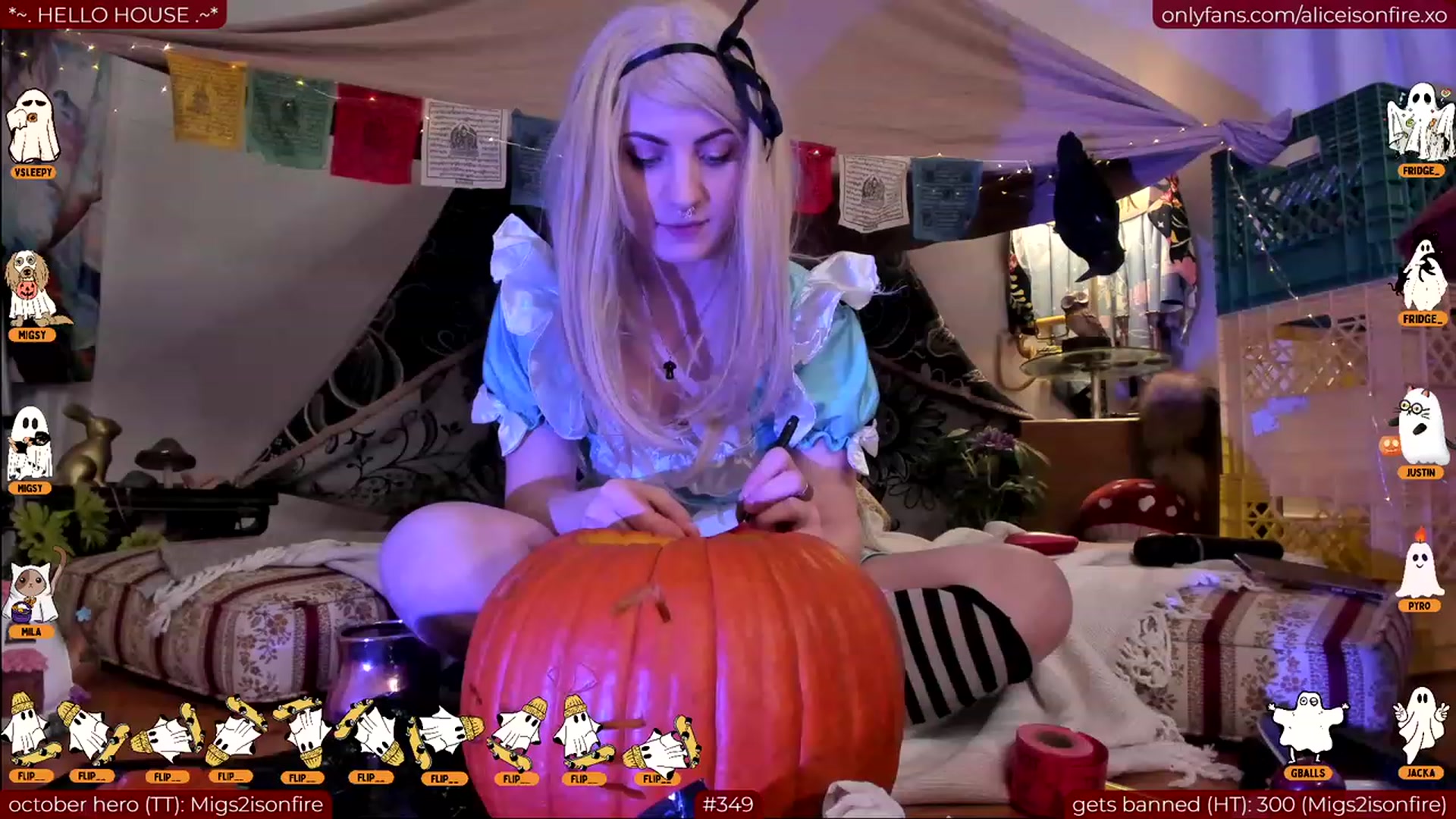 Gallery image thumbnail from aliceisonfire's myfreecams stream on, 10/31/2023, 08:19 image 12 of 20