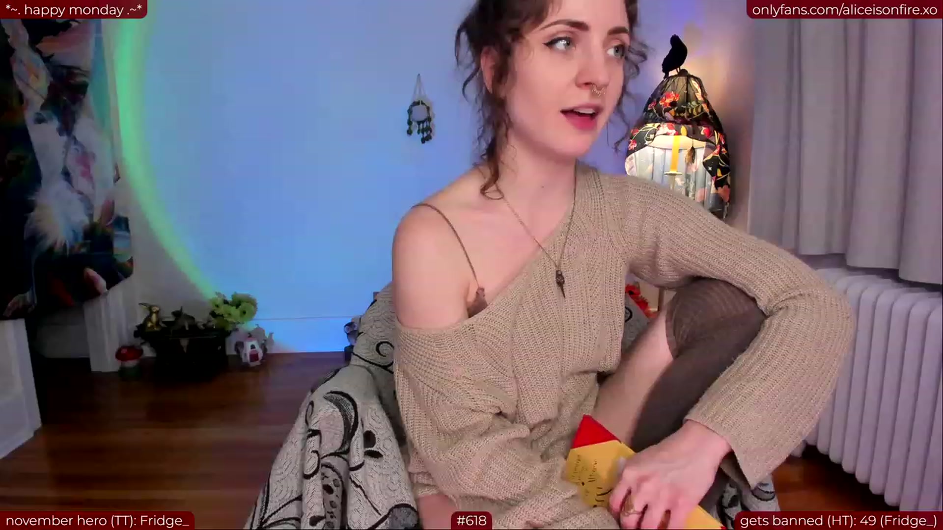 Gallery image thumbnail from aliceisonfire's myfreecams stream on, 11/07/2023, 05:08 image 14 of 20