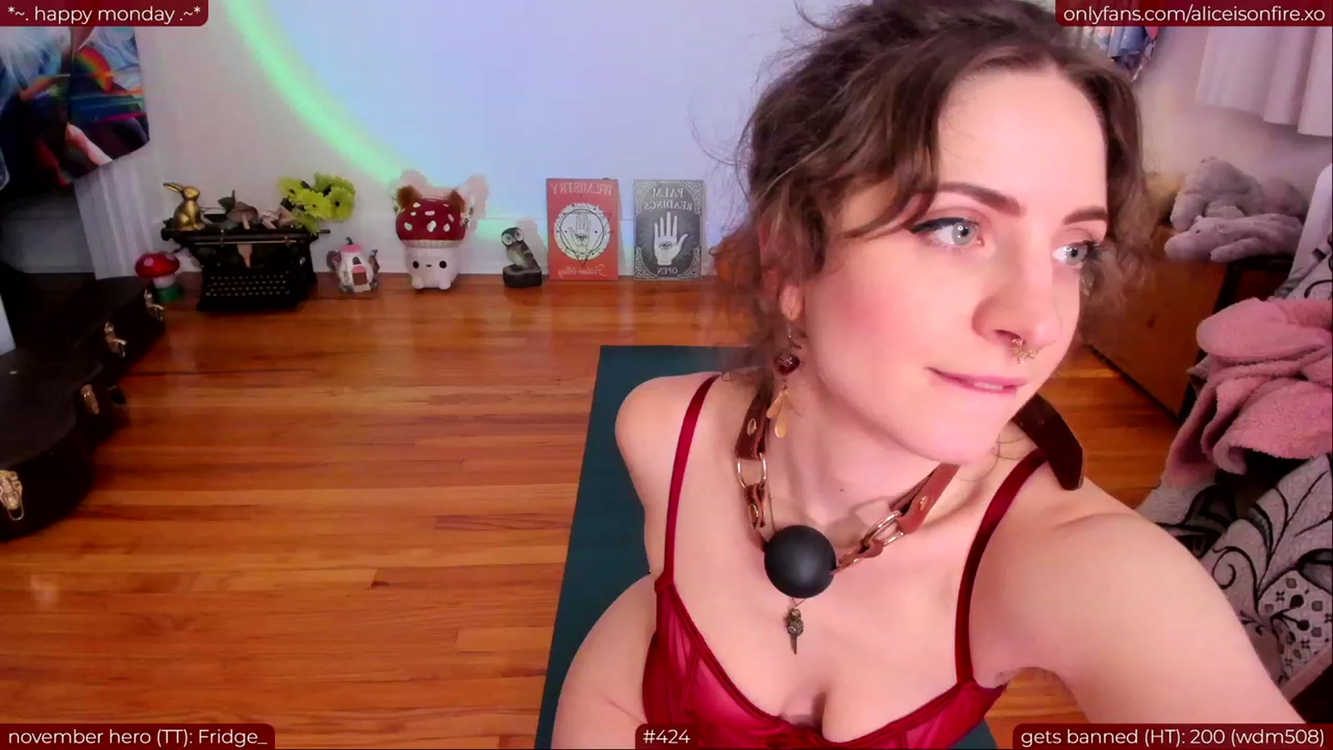 Gallery image thumbnail from aliceisonfire's myfreecams stream on, 11/08/2023, 08:18 image 9 of 20