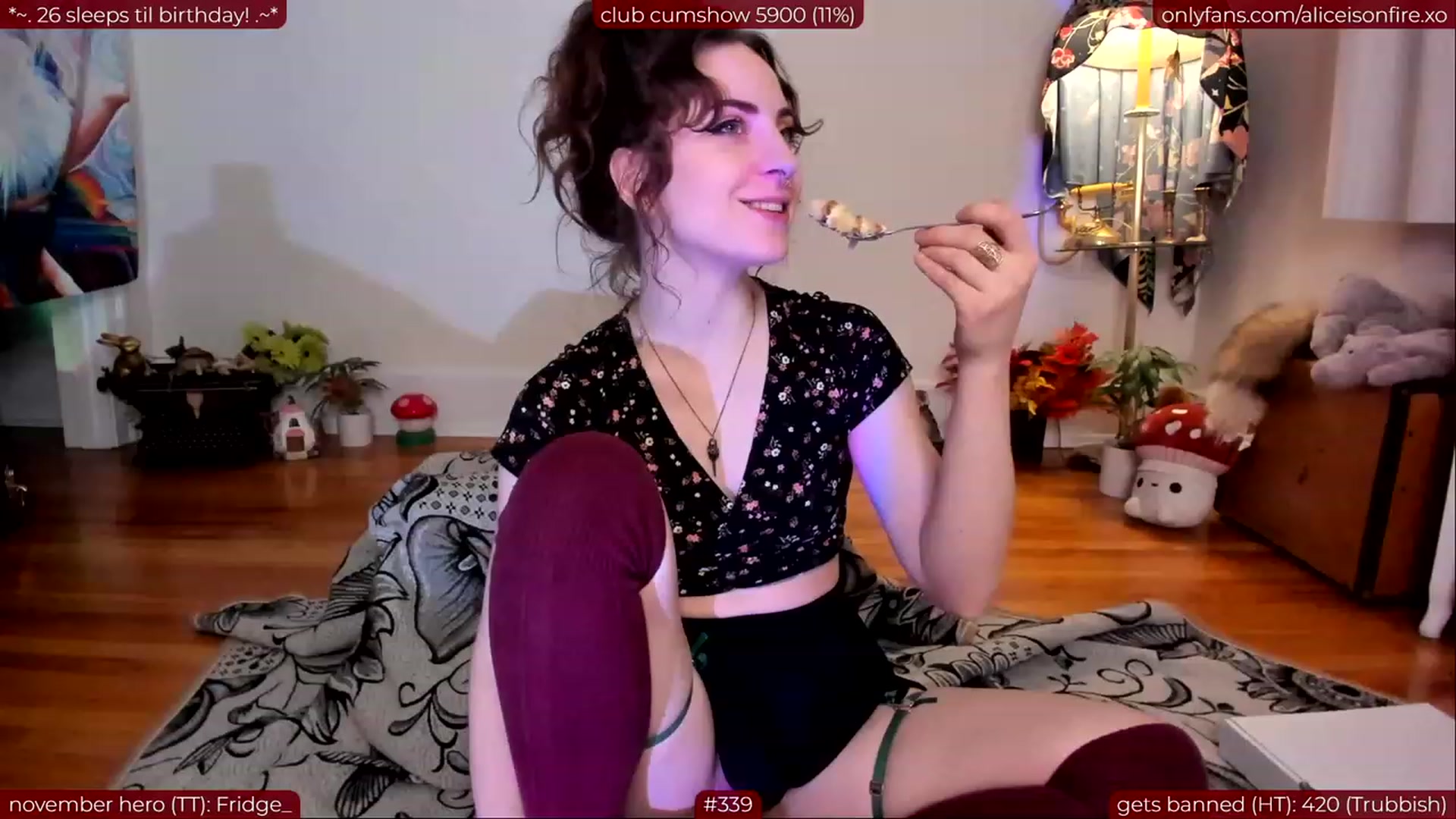 Gallery image thumbnail from aliceisonfire's myfreecams stream on, 11/11/2023, 09:16 image 8 of 20