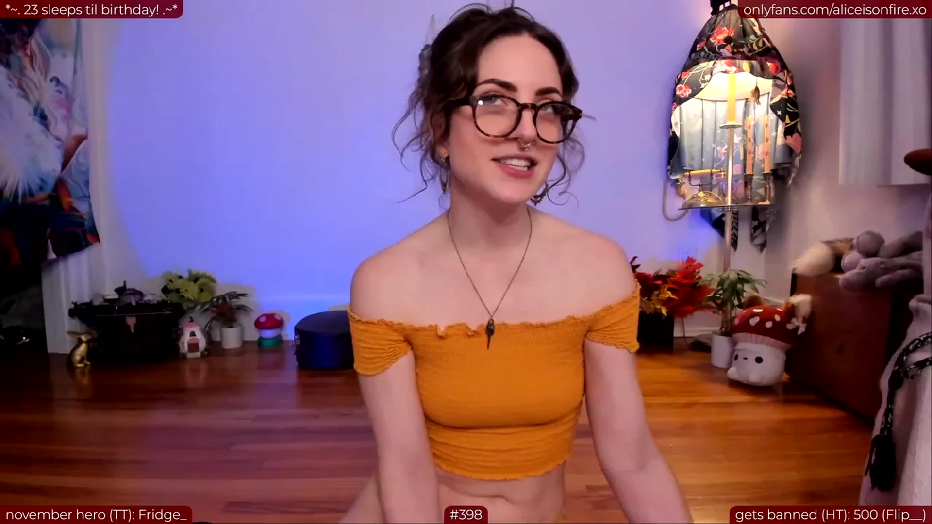 Gallery image thumbnail from aliceisonfire's myfreecams stream on, 11/14/2023, 09:03 image 4 of 20