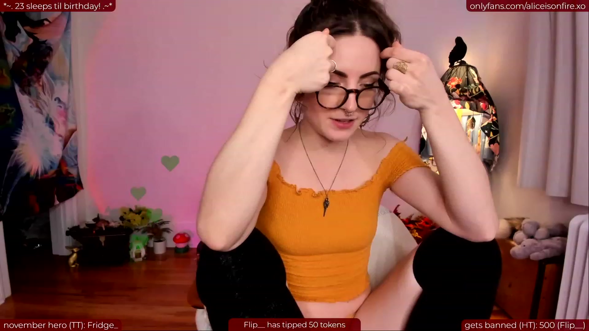 Gallery image thumbnail from aliceisonfire's myfreecams stream on, 11/14/2023, 09:03 image 12 of 20
