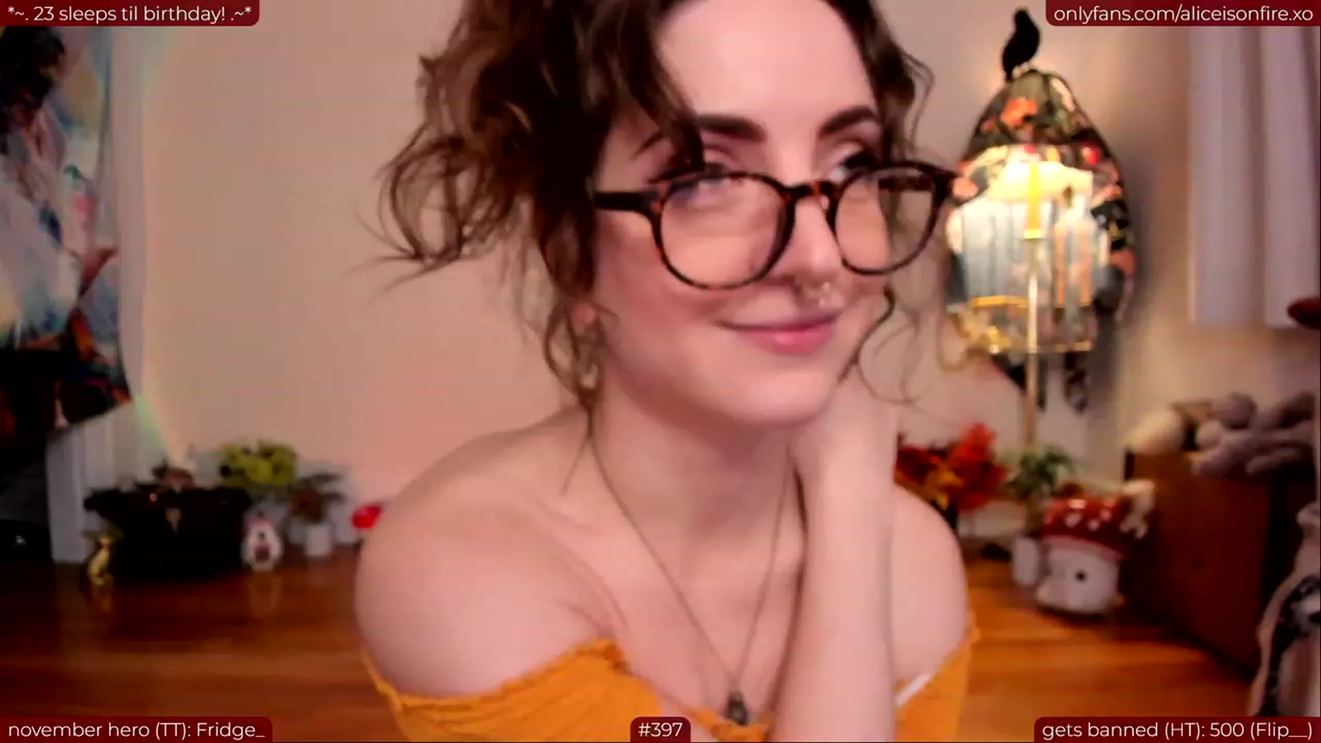 Gallery image thumbnail from aliceisonfire's myfreecams stream on, 11/14/2023, 09:03 image 6 of 20