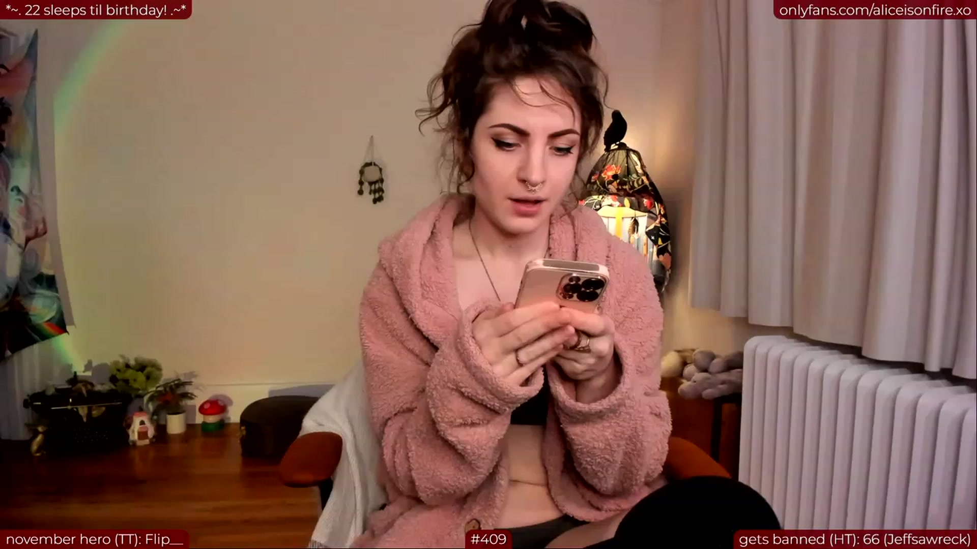 Gallery image thumbnail from aliceisonfire's myfreecams stream on, 11/15/2023, 08:09 image 9 of 20