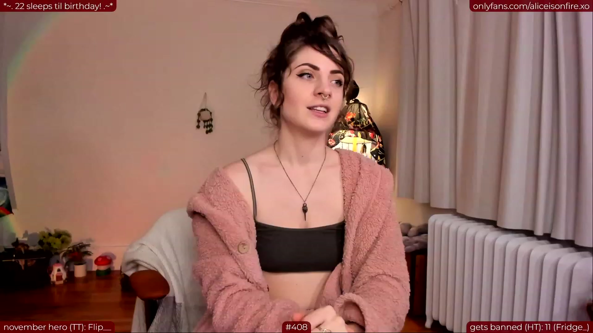 Gallery image thumbnail from aliceisonfire's myfreecams stream on, 11/15/2023, 08:09 image 2 of 20