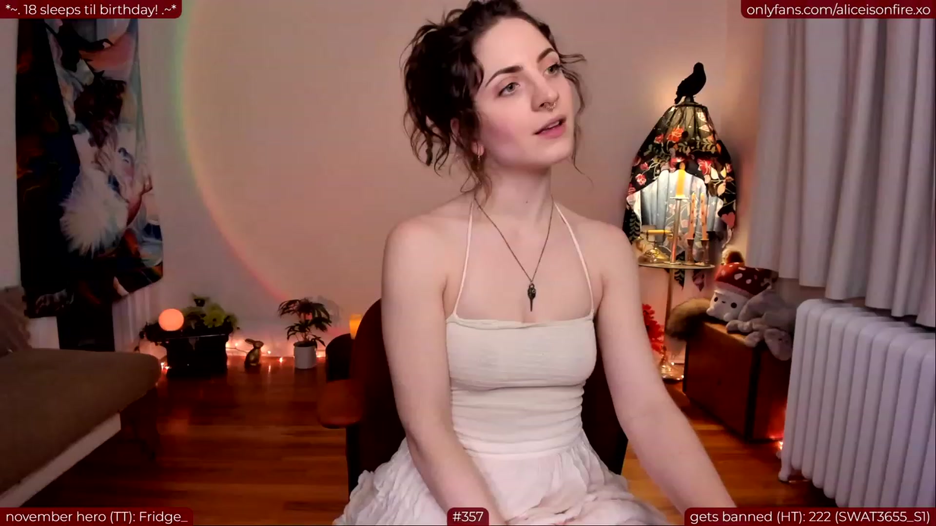 Gallery image thumbnail from aliceisonfire's myfreecams stream on, 11/20/2023, 07:40 image 5 of 20