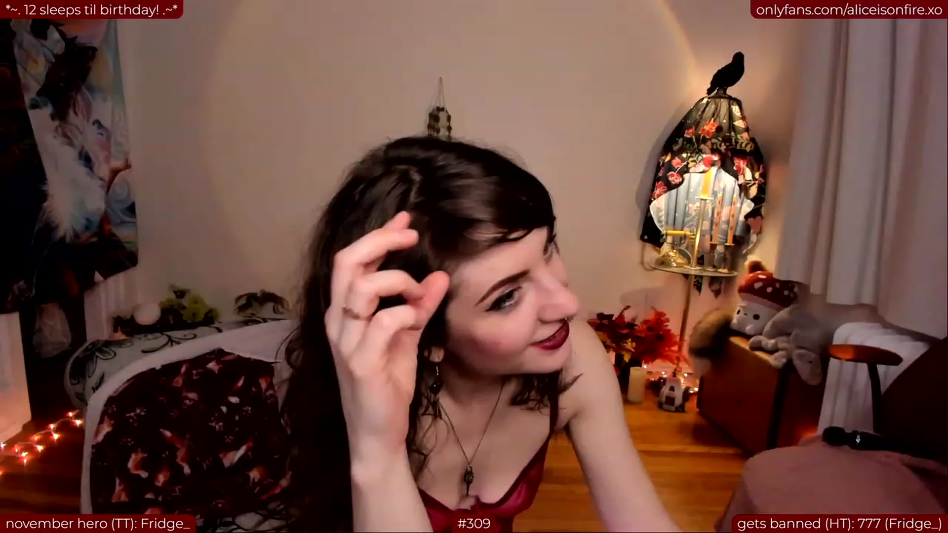 Gallery image thumbnail from aliceisonfire's myfreecams stream on, 11/25/2023, 10:25 image 12 of 20