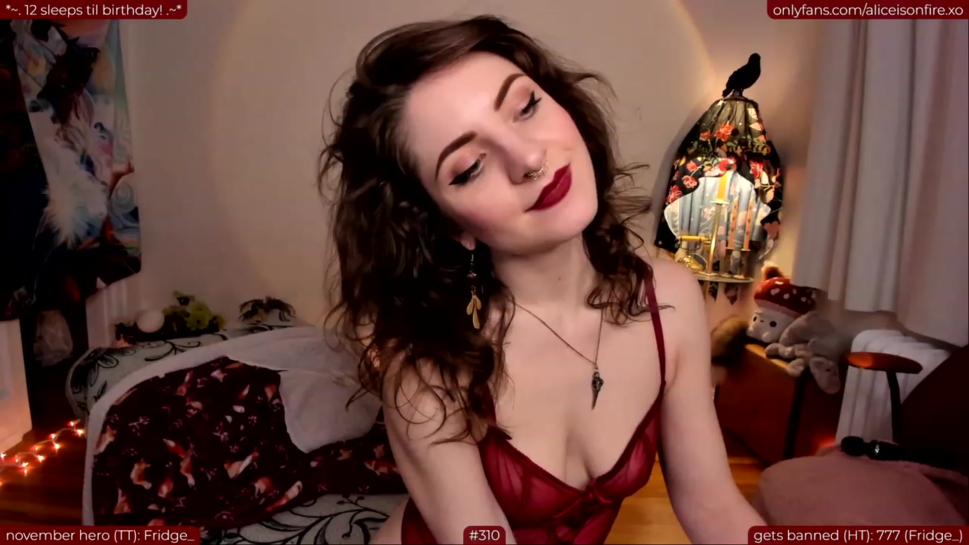 Gallery image thumbnail from aliceisonfire's myfreecams stream on, 11/25/2023, 10:25 image 15 of 20