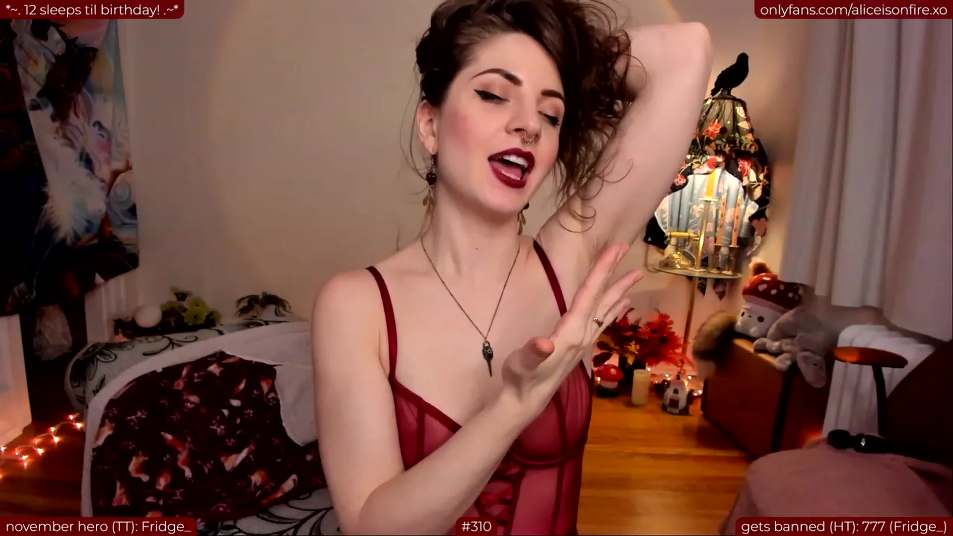 Gallery image thumbnail from aliceisonfire's myfreecams stream on, 11/25/2023, 10:25 image 16 of 20