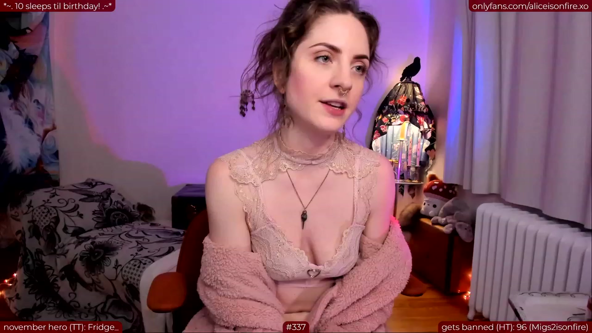 Gallery image thumbnail from aliceisonfire's myfreecams stream on, 11/27/2023, 08:26 image 7 of 20