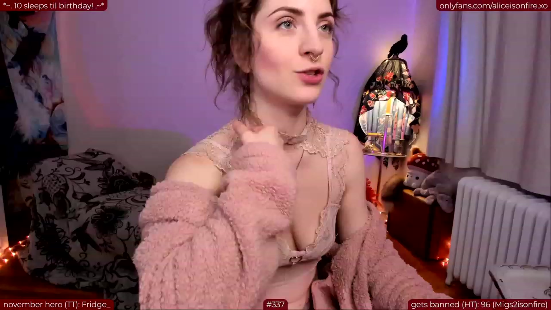 Gallery image thumbnail from aliceisonfire's myfreecams stream on, 11/27/2023, 08:26 image 13 of 20