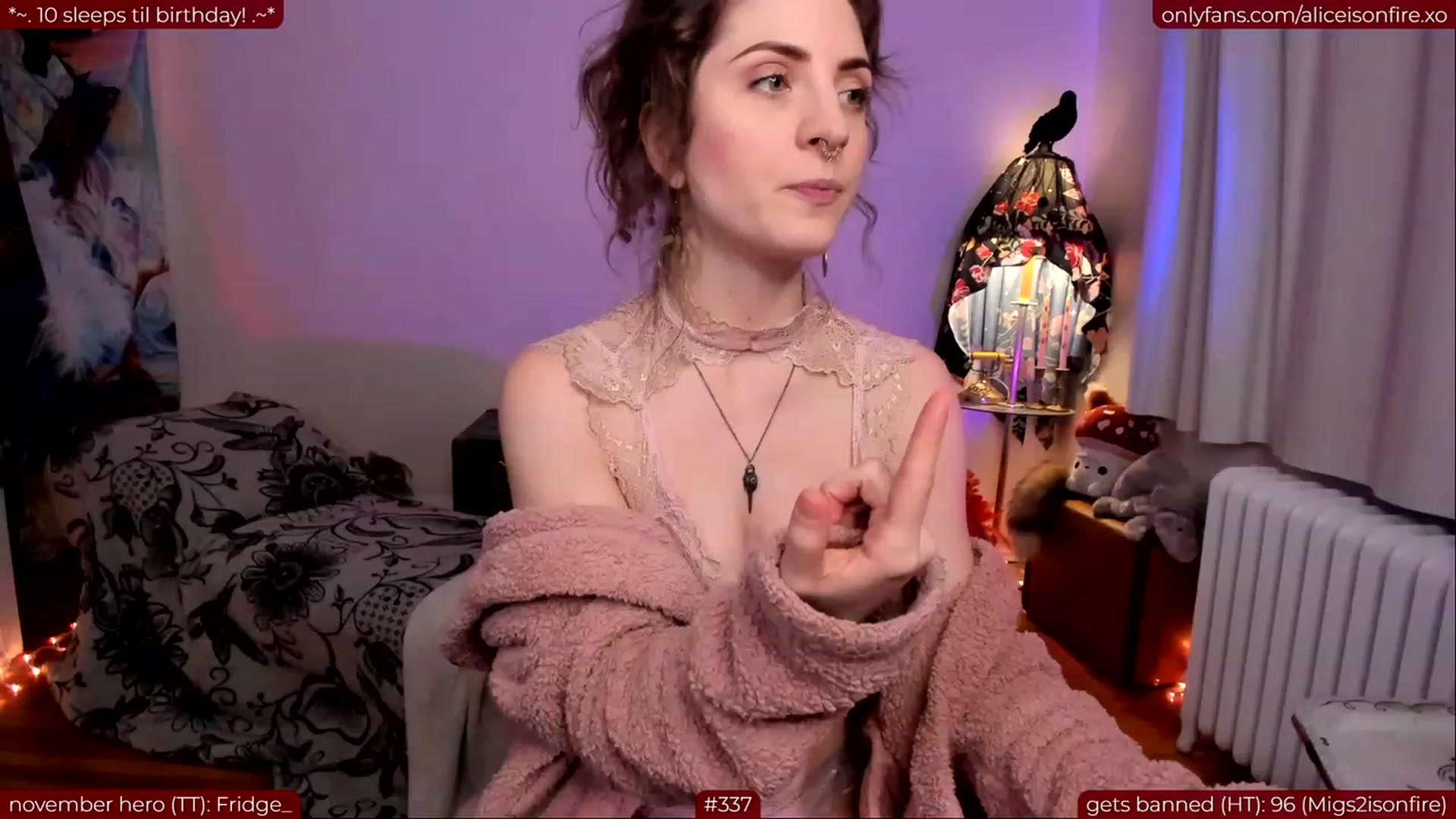 Gallery image thumbnail from aliceisonfire's myfreecams stream on, 11/27/2023, 08:26 image 14 of 20